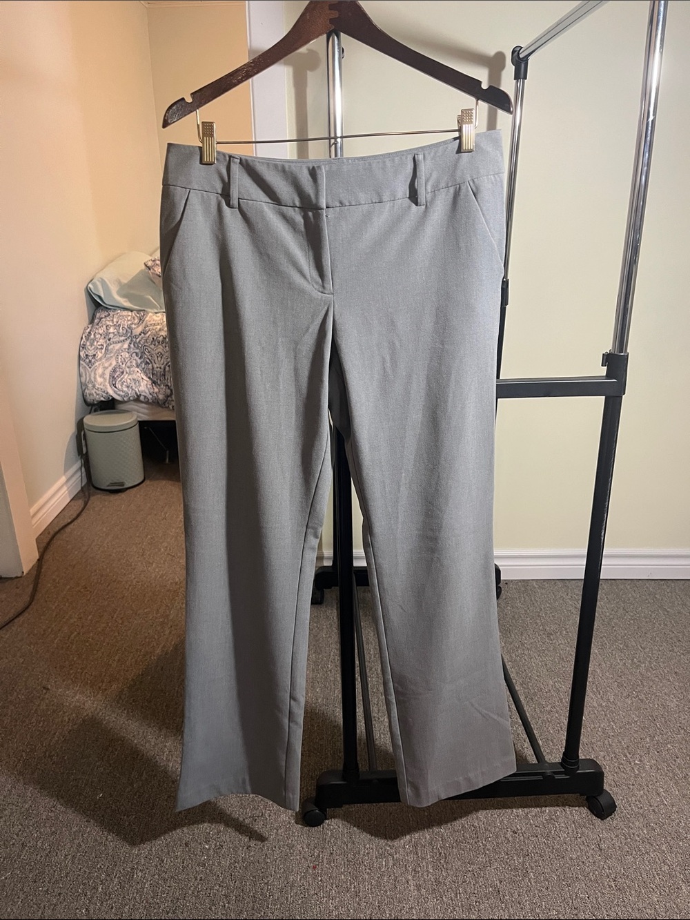 New York & Company Straight-Leg Dress Trousers in Light Gray